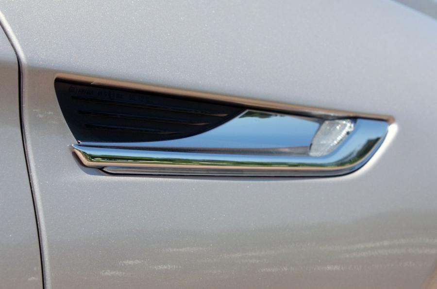  BMW 6-Series Convertible 2012 года  (фото 38 из 52)